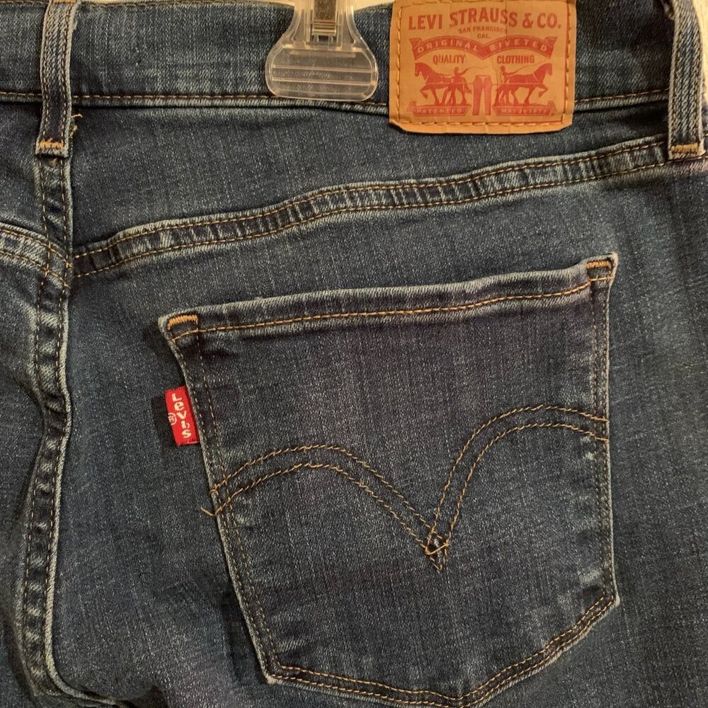 Levi's Classic Boot Cut jeans size 10